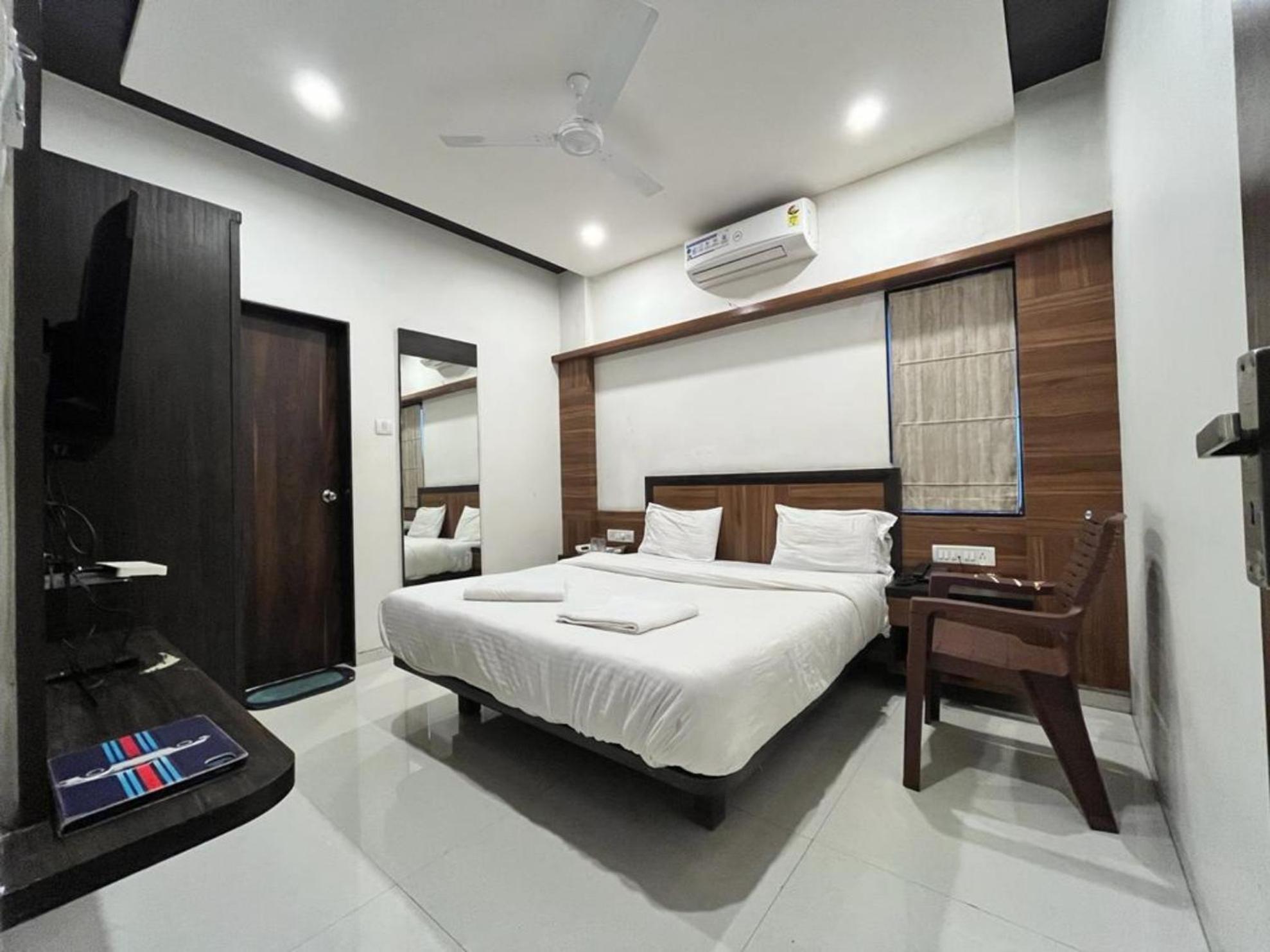 Hotel Sarthak Residency Mahabaleshwar Exterior photo